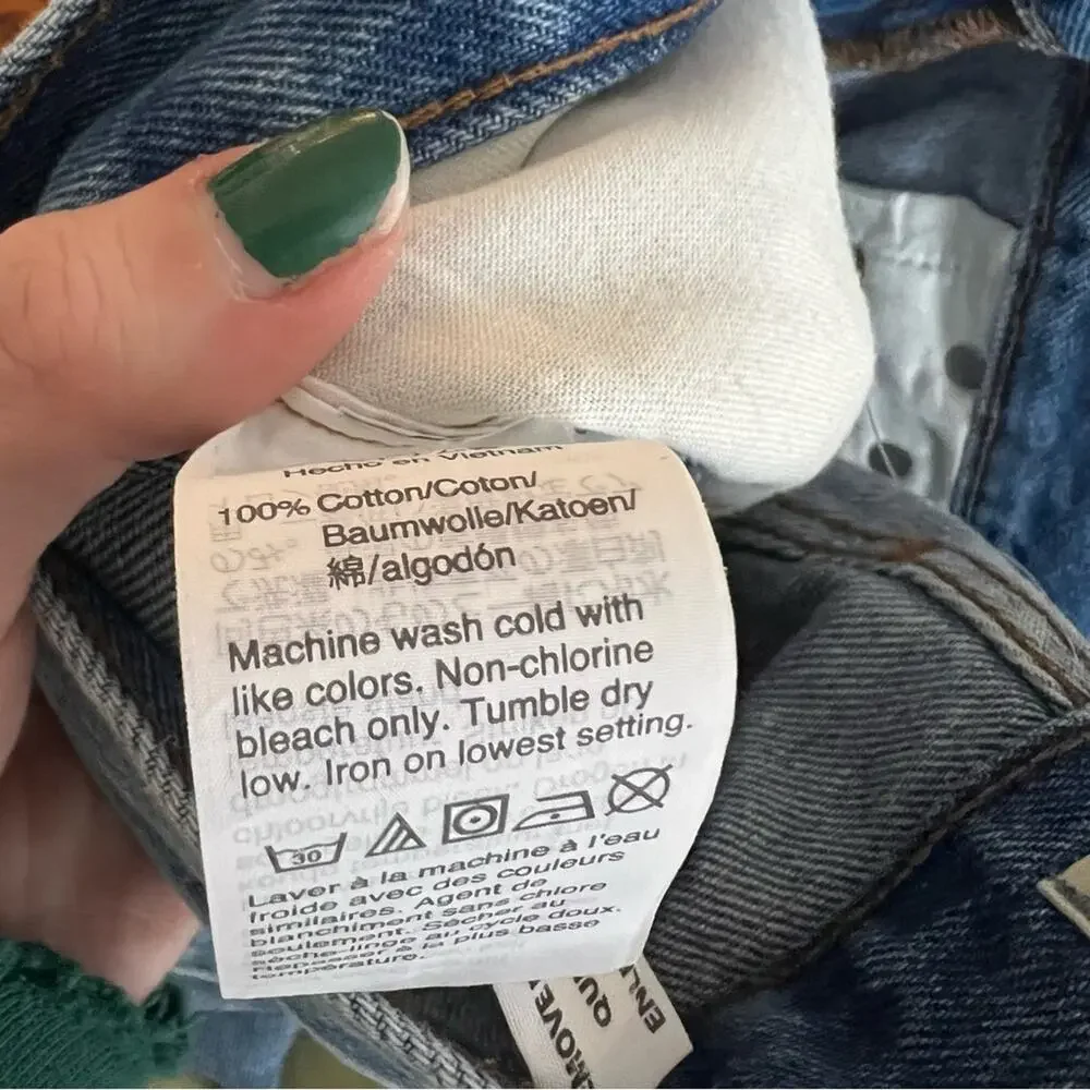 Madewell Relaxed Denim Shorts in Foxglen Wash